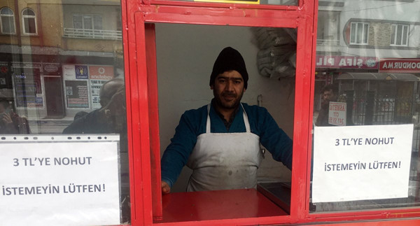 Gaziantep'te dükkandaki yazıyı görenler şaştı kaldı! Artık fakir yemeği olmaktan çıktı - Resim: 0