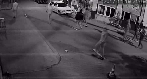 Suriyeli mülteci grup; pala ve sopalarla dehşet saçtı! - Resim: 4