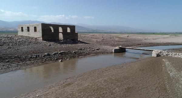 Sivas'ta sular çekilince ortaya çıktı Fatih Sultan Mehmet'ten kalma eserler - Resim: 2