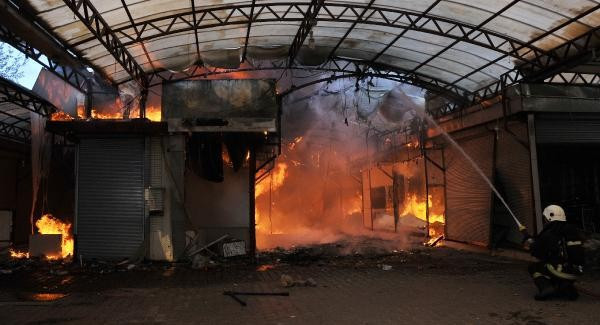 Antalya'da felaket! 100 iş yeri kül oldu - Resim: 1