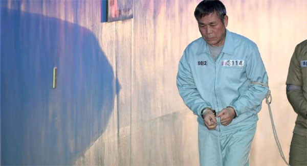 Kendini tanrı olarak tanıttı müritlerine tecavüz etti  - Resim: 3