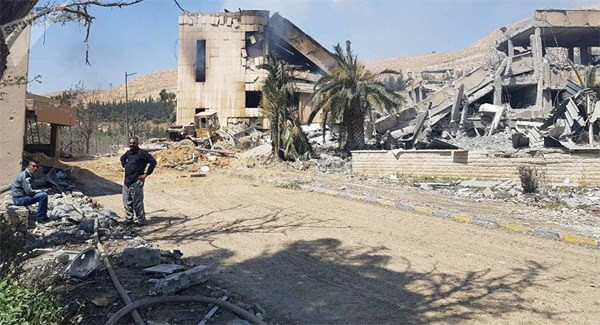 Füzeler yerle bir etti İşte Suriye'de vurulan hedefler - Resim: 2