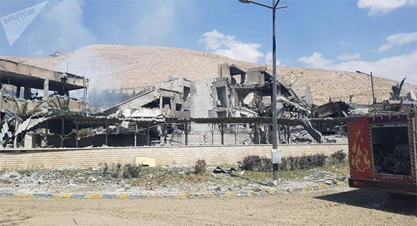 Füzeler yerle bir etti İşte Suriye'de vurulan hedefler - Resim: 4