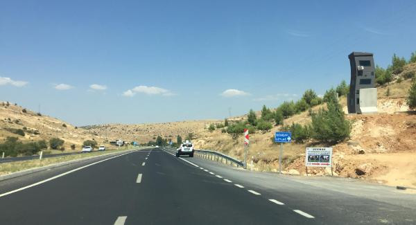 Diyarbakır-Mardin karayolunda zırhlı güvenlik kuleleri ilk kez görüntülendi! - Resim: 1