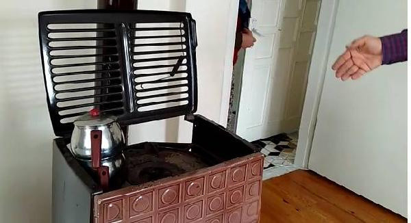 Çorum'da sobaya atarken kömürlerin arasında buldu! Şaşkına döndü - Resim: 0