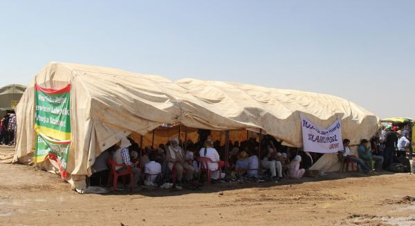 Sınıra PKK bayrağı asıldı - Resim: 3