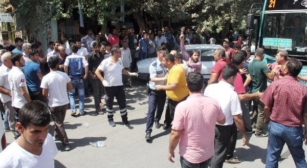 Ortalık fena halde karıştı silahlar konuştu linç girişimi - Resim: 3