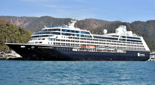 Gemiyle geldiler: İlçeyi hareketlendirdiler! - Resim: 1