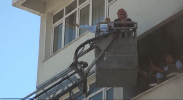 Lojmanda can pazarı - Resim: 3