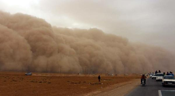 Toz fırtınası görenleri hayrete düşürdü! - Resim: 1