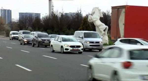 Ankara'da koronavirüs denetiminden böyle kaçtılar onlarca araç trafikte ters yöne girdi - Resim: 3