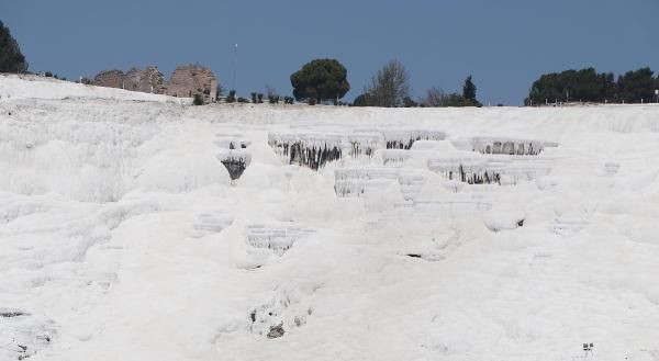 Doğa harikası Pamukkale'nin son hali ibretlik! Korona yasağıyla beyazladı - Resim: 4