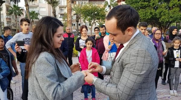 Hatay'da sürpriz evlilik teklifi: Böylesi görülmedi! - Resim: 2