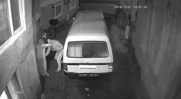 Kocaeli'de korkunç olay! Kadını takip edip, evinin önünde taciz etti - Resim: 1