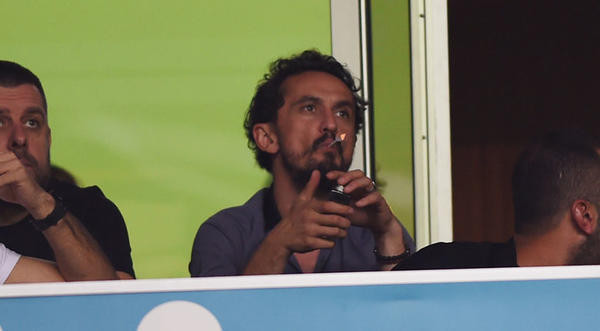 Tuncay Şanlı Kadıköy'de böyle görüntülendi - Resim: 1