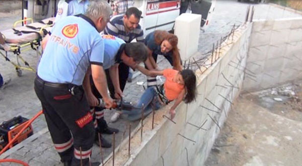 Bacağına demir saplandı!  - Resim: 4