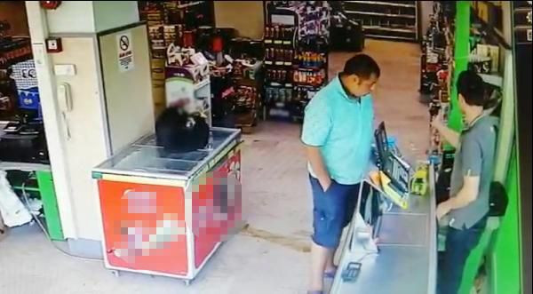 Marketin ortasına s.çtı sıvadı! Sakarya'da kameranın çektiği görüntü olay - Resim: 4