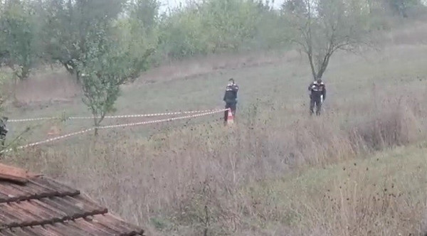 Bilecik'te çukur kazan kadın hayatının şokunu yaşadı güvenlik önlemi alındı. - Resim: 0