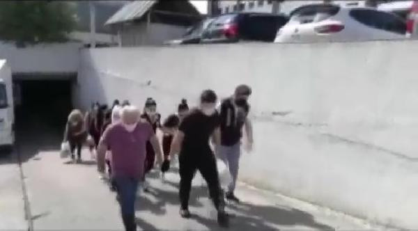 İstanbul'da jigolo baskını! 13 bin kişilik veri tabanı: Üyelik ücreti... - Resim: 0