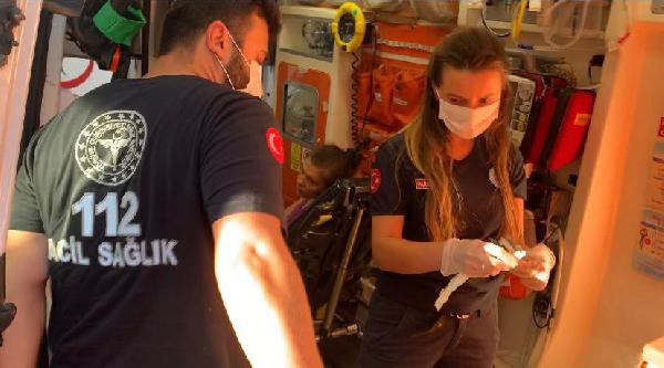 Maltepe'de abla kardeşin kavgasında anne kolundan bıçaklandı - Resim: 1