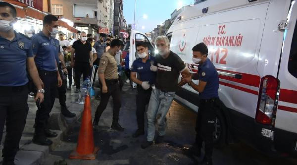 Sultangazi'de intihar girişimini polis engelledi - Resim: 0