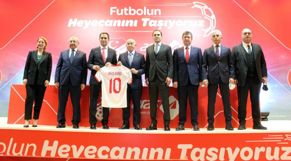 Milli Takımın yeni sponsoru belli oldu! Nihat Özdemir yayın ihalesi için başvuranların sayısını açıkladı - Resim: 0