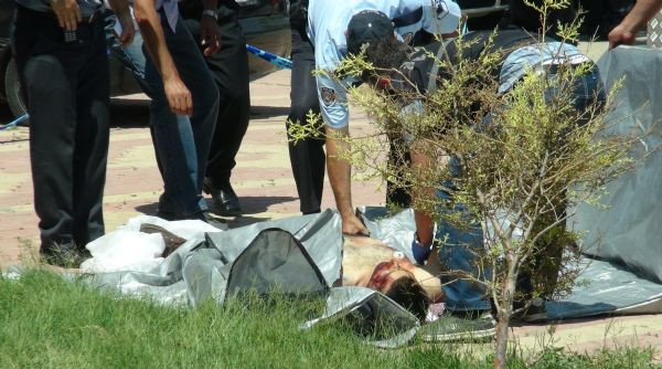 Her şeyden habersiz bakışı yürekleri dağladı - Resim: 1