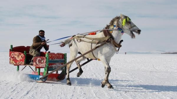 Çıldır Gölü'nde driftin sonu kötü bitti böyle yuvarlandılar - Resim: 3