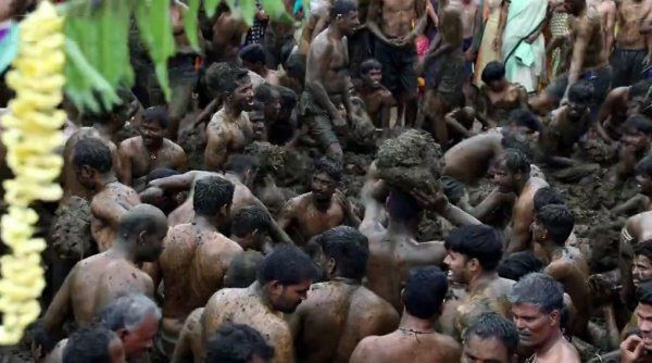 Hindistan'ın iğrendiren geleneği gübre festivali - Resim: 2