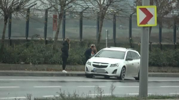 İstanbul'da yol kenarında fuhuş pazarlığı! Koronadan da korkmuyorlar - Resim: 1