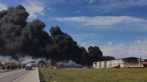 Alev alev yanıyor! Manisa'da dumanlar gökyüzünü sardı - Resim: 0