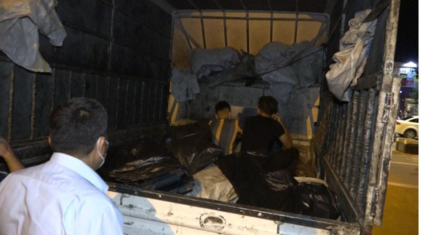 Kahramanmaraş'taki dünyanın en saçma binasında garip sesler! Bakın ne yaparken yakalandılar - Resim: 0