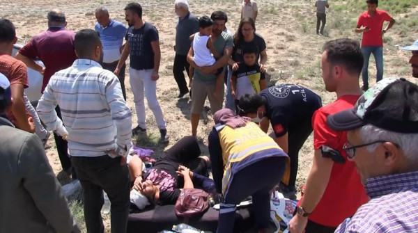 Aksaray'da feci kazada can pazarı! Takla atıp hurdaya döndü: Gözyaşlarına boğuldu - Resim: 0