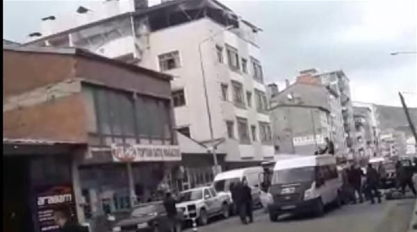 Seçim bitti muhtar adaylarının kavgası bitmedi! Sopalarla saldırdılar - Resim: 3