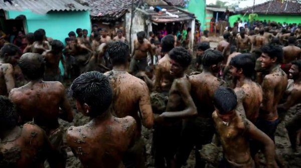 Hindistan'ın iğrendiren geleneği gübre festivali - Resim: 3