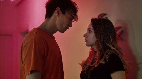 Öpüşme sahneleri büyük yankı uyandırmıştı! Kuş Uçuşu dizisi hakkında herkesi şaşırtan iddialar - Resim: 1