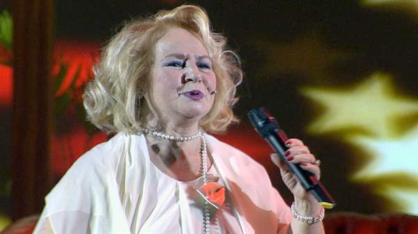 Yeşilçam'ın ünlü kadınlarına ses verdi şimdi bakın ne yapıyor! - Resim: 4