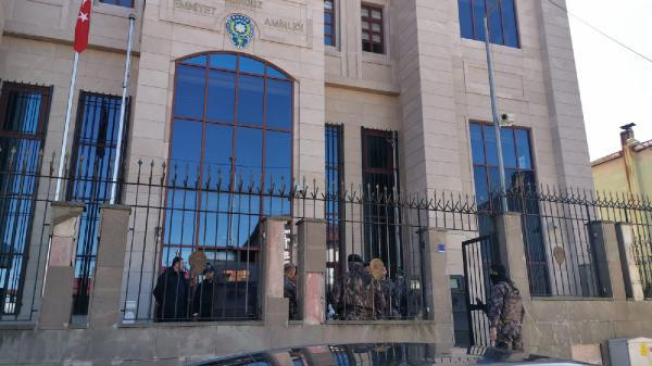 Eski belediye başkanı Orhan Aktaş 1 kişiyi vurdu 2 kişiyi rehin aldı - Resim: 1