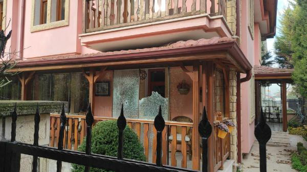 Gelecek Partili Ayhan Sefer Üstün'ün evine silahlı saldırı düzenlendi - Resim: 0