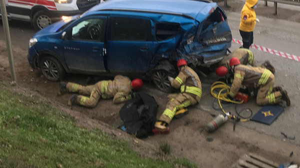 İstanbul'da yolda aracını tamir ediyordu! Feci şekilde can verdi - Resim: 0