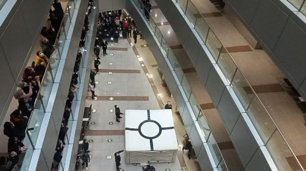 İstanbul Adalet Sarayı'nda intihar girişimi! İkna edildi - Resim: 0