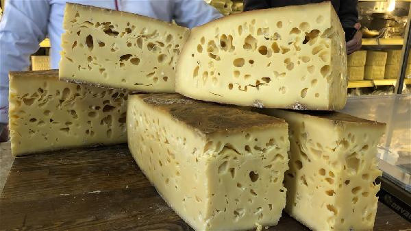 Kars'ta 1400 litre sütten üretildi! Bakın ne kadara satışa sundu - Resim: 0