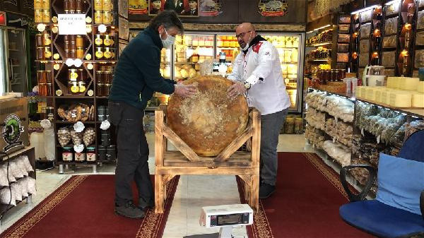 Kars'ta 1400 litre sütten üretildi! Bakın ne kadara satışa sundu - Resim: 1