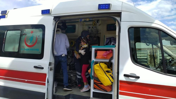 Bursa'da takla atan araca başka araç çarptı! Küçük çocuk gözyaşlarına boğuldu - Resim: 0