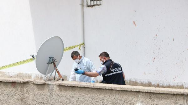 Niğde'de feci ölüm! Komşuları kanlar içinde buldu - Resim: 0