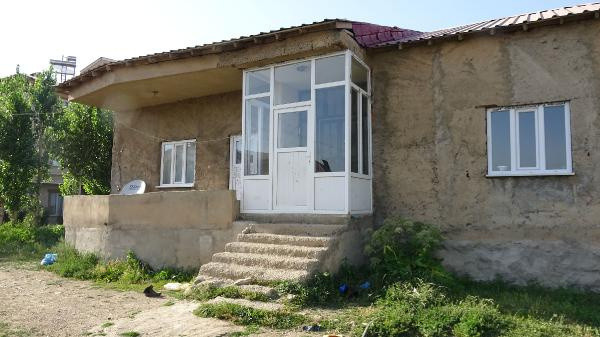 Hakkari'de 10 yaşındaki çocuğun merakı kötü bitti! Sesi duyup odaya giden şok oldu - Resim: 0