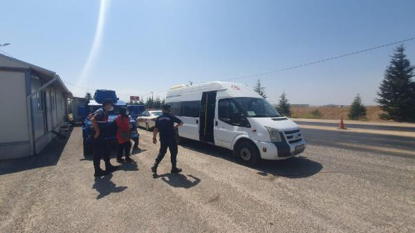 Olay yeri Eskişehir! Karantinayı ihlal edip, kardeşinin HES koduyla yolculuk yaparken yakalandı - Resim: 0