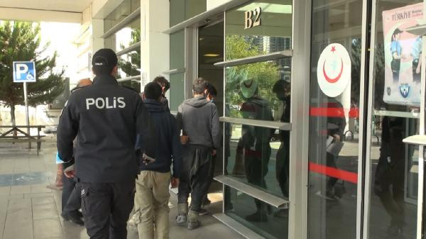 Kırıkkale'de yolcu otobüsünde 10 Afgan kaçak yakalandı - Resim: 0