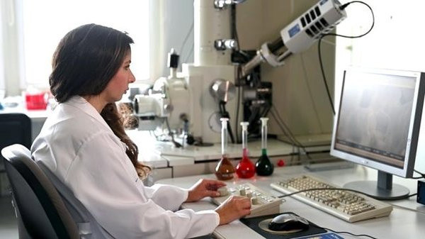 Dilek Dündar Erbahar eşi kimdir 27 kez çok seni seviyorum yazmış - Resim: 0