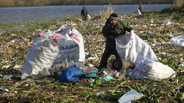 Hatay'da sel suları sahile getirdi! Vatandaşlar toplamak için akın etti - Resim: 0
